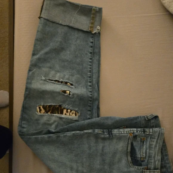 INC International Concepts Light Blue Embroidered Boyfriend Jeans - Picture 3 of 3